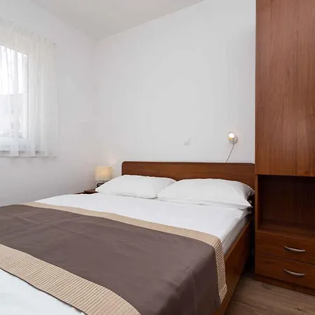 In 12394 Apartment *