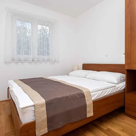 In 12394 Apartment *