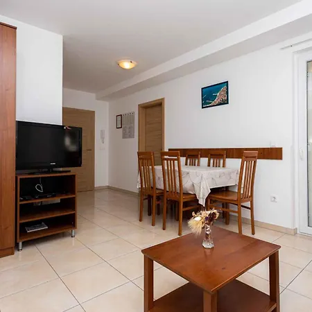 In 12394 Apartment *